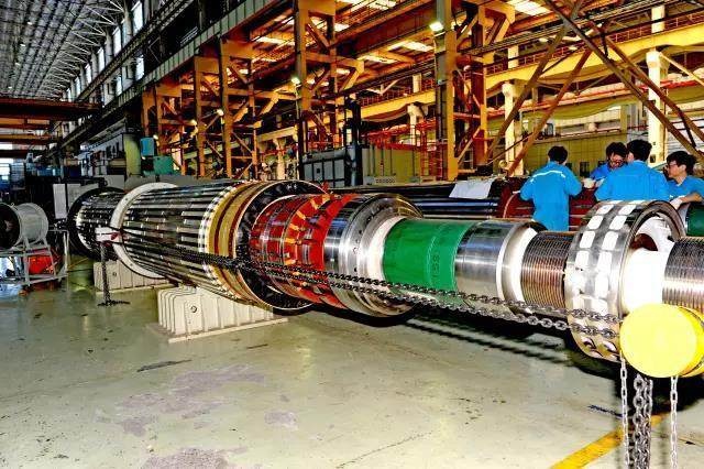 匠心铸就大国重器 上海发电机厂首台300MVar双水内冷调相机转子嵌线完工